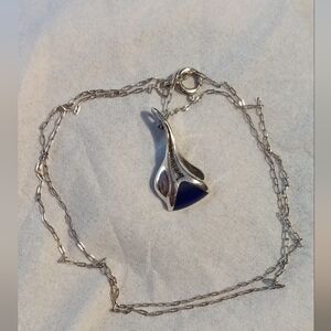 Elegant Silver and Blue Pendant Necklace